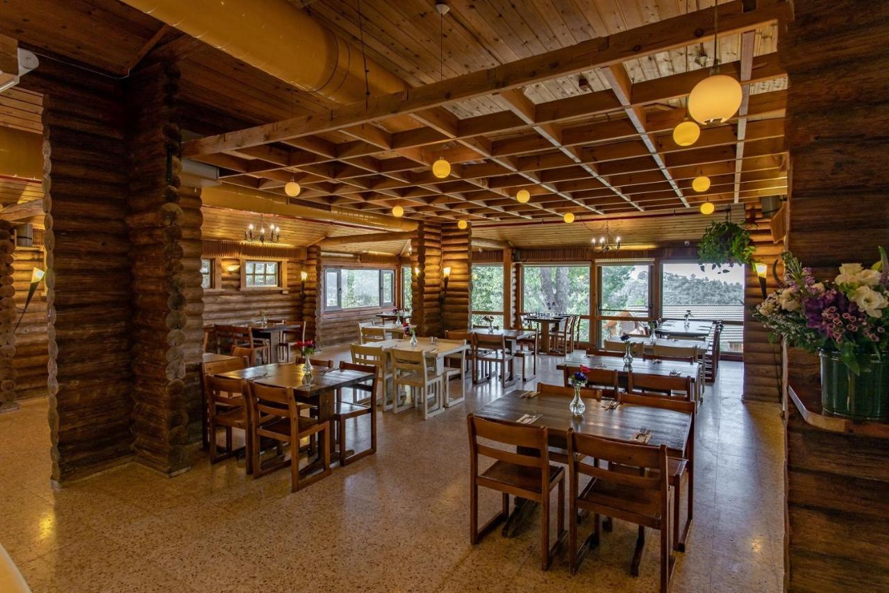 Logos Hotel In Yad Hashmona Екстер'єр фото