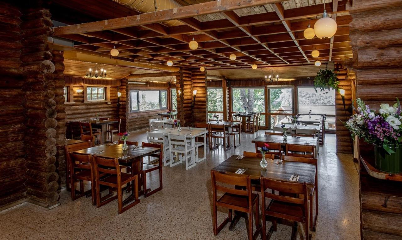 Logos Hotel In Yad Hashmona Екстер'єр фото