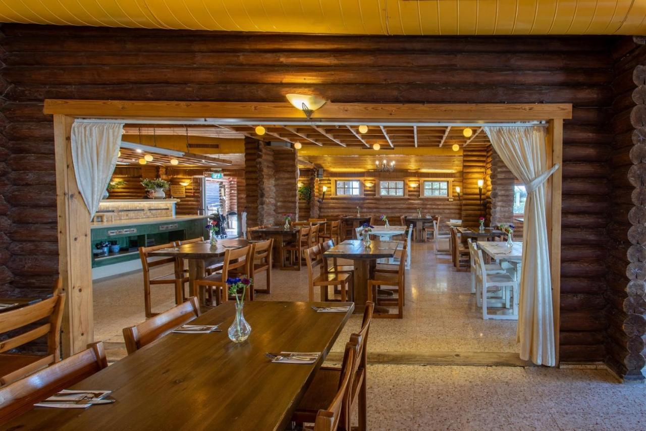 Logos Hotel In Yad Hashmona Екстер'єр фото