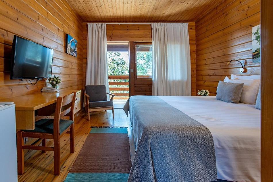 Logos Hotel In Yad Hashmona Екстер'єр фото
