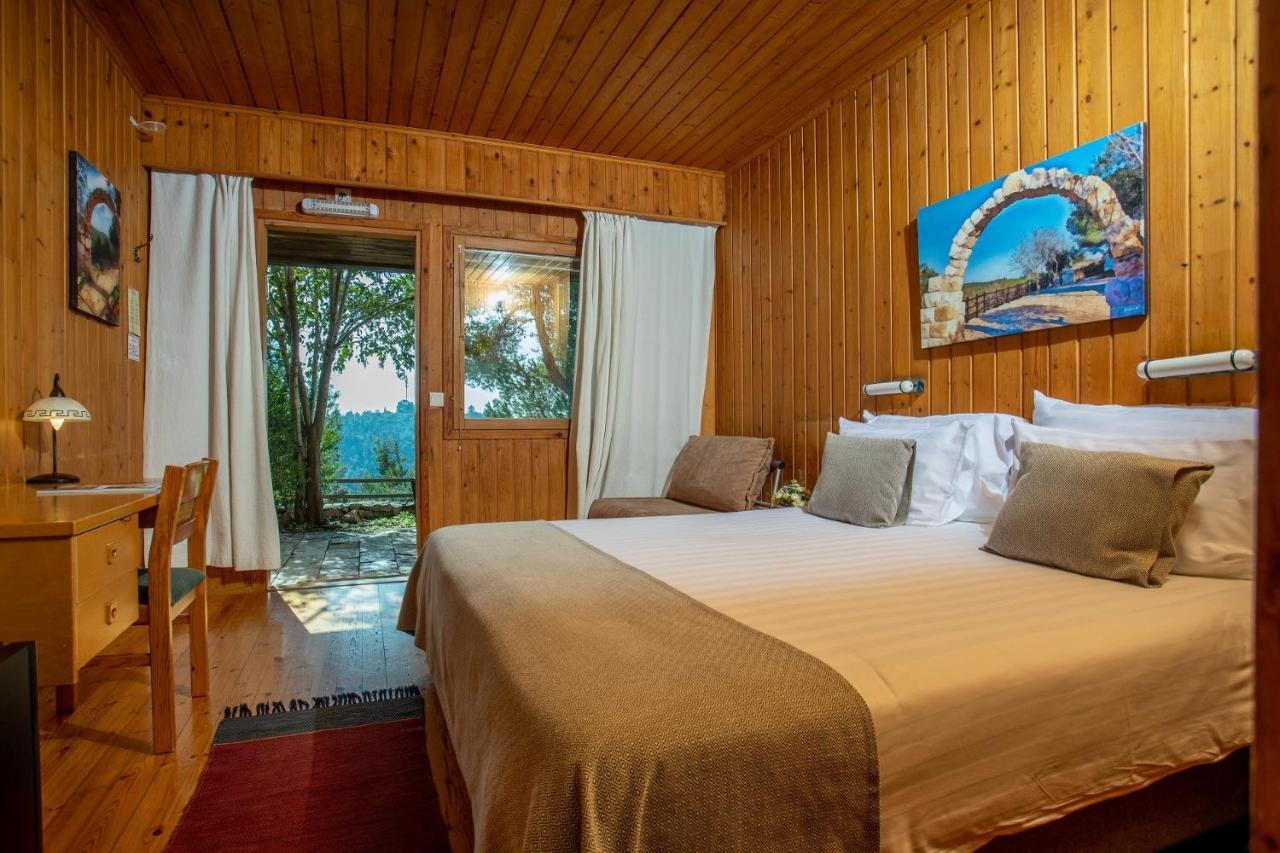 Logos Hotel In Yad Hashmona Екстер'єр фото