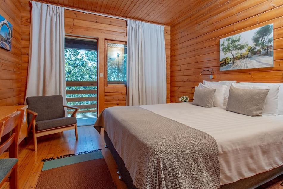 Logos Hotel In Yad Hashmona Екстер'єр фото