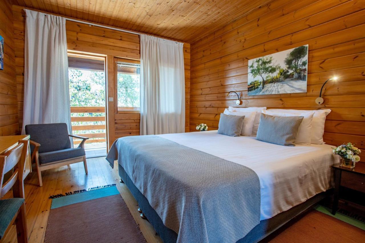Logos Hotel In Yad Hashmona Екстер'єр фото
