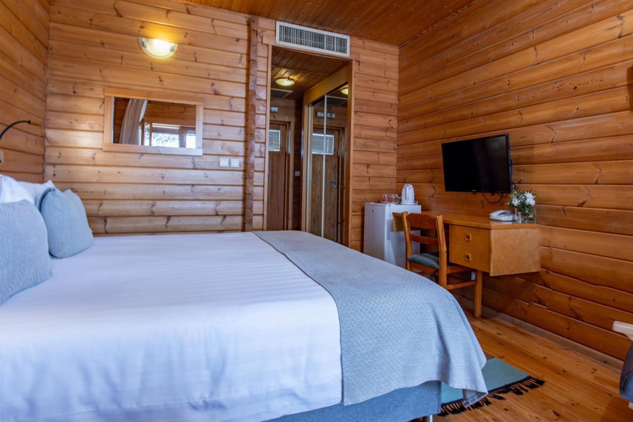 Logos Hotel In Yad Hashmona Екстер'єр фото