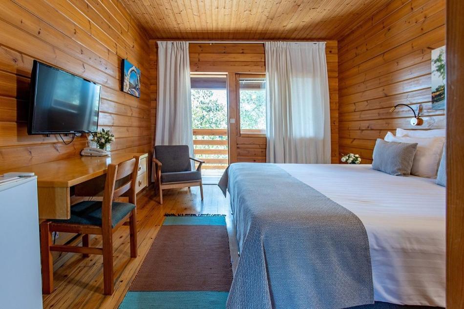 Logos Hotel In Yad Hashmona Екстер'єр фото