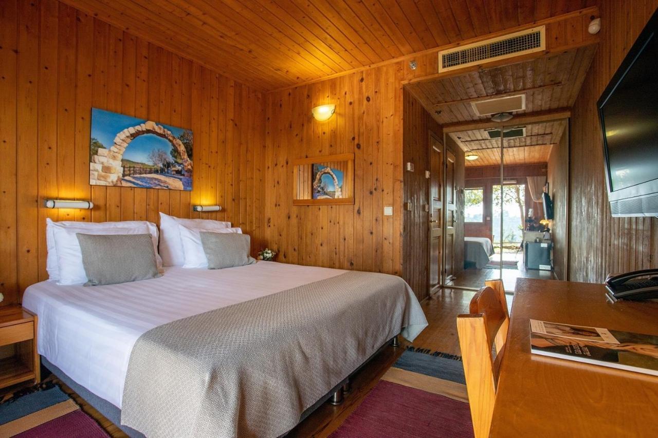 Logos Hotel In Yad Hashmona Екстер'єр фото